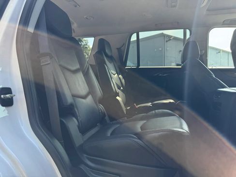 Used 2020 Cadillac Escalade Luxury AWD/4WD image 22