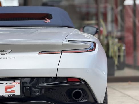 Used 2019 Aston Martin DB11 Volante image 16