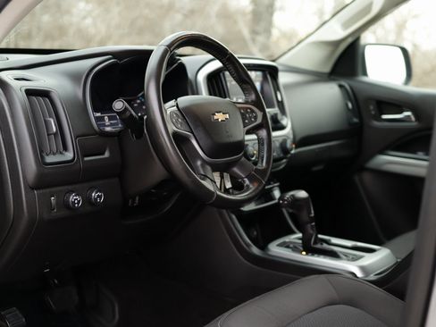 Used 2018 Chevrolet Colorado LT w/ LT Convenience Package image 9