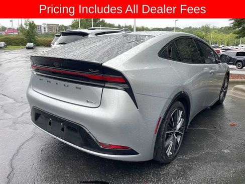 Used 2024 Toyota Prius XLE FWD image 6