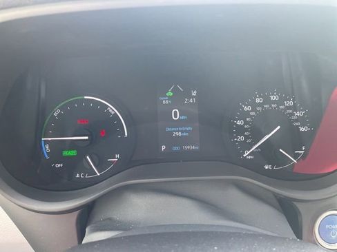 Used 2021 Toyota Sienna XLE image 6