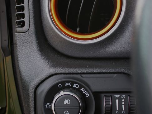 Used 2022 Jeep Gladiator Mojave image 23