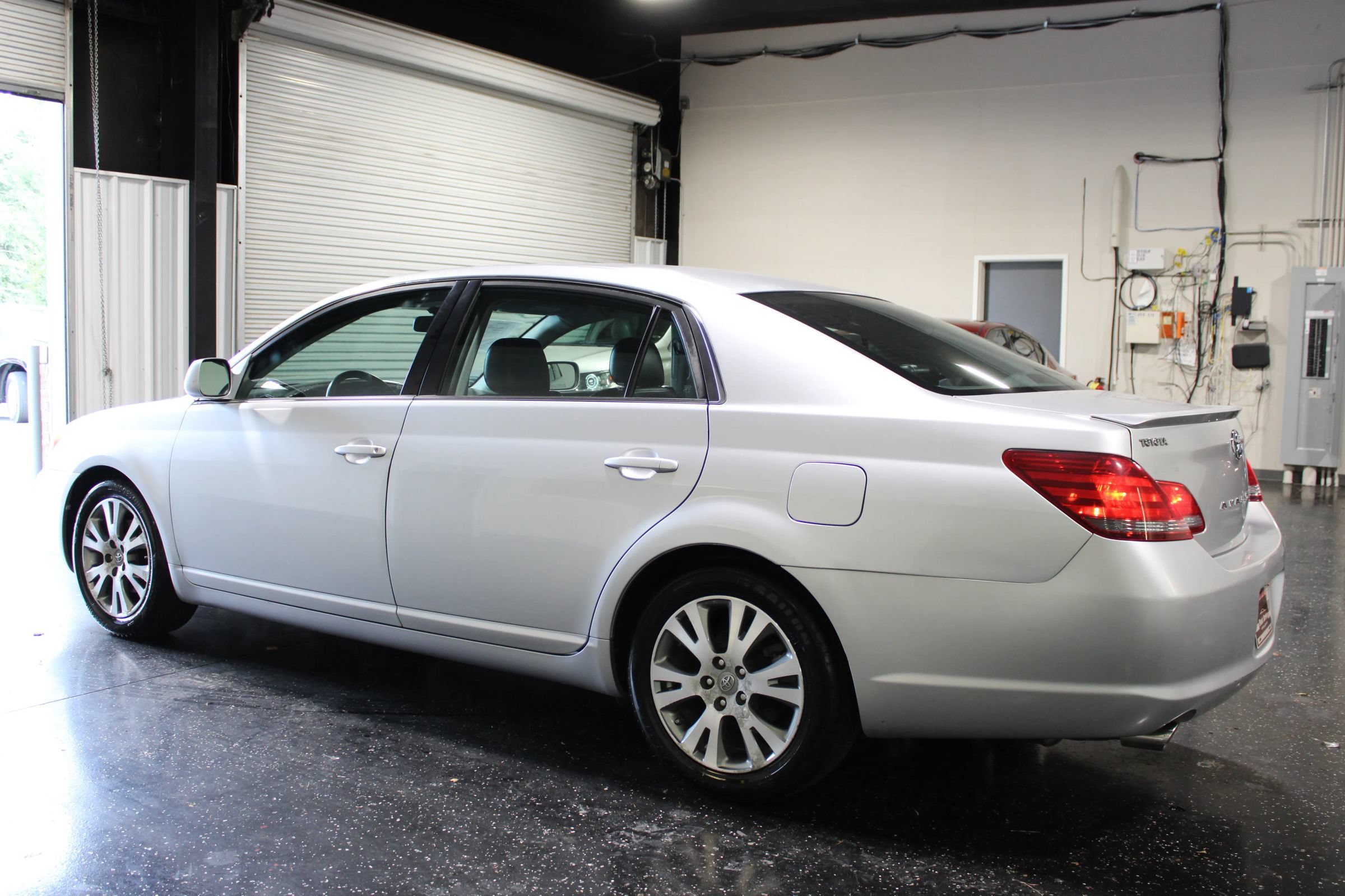 Used 2008 Toyota Avalon Touring w/ Fleet Convenience Pkg FWD image 5