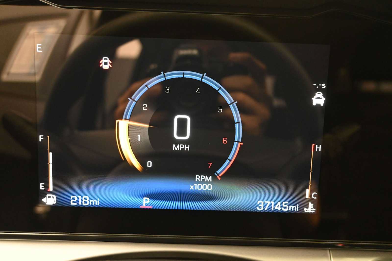 Used 2025 Chevrolet Trax LT FWD image 19