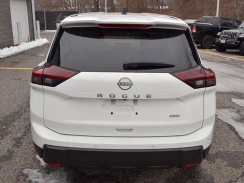 Used 2024 Nissan Rogue S image 7
