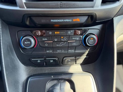 Used 2019 Ford Transit Connect XLT image 46