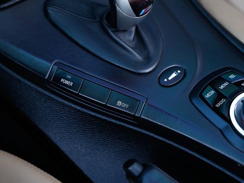 Used 2013 BMW M3 Convertible image 39