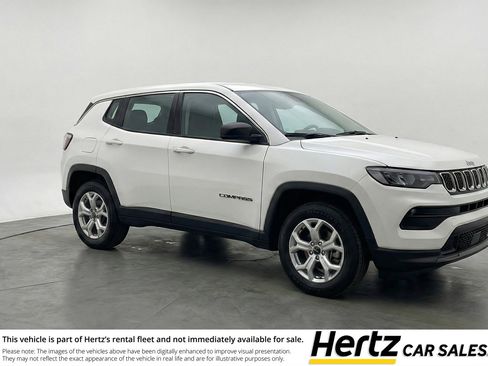 Used 2025 Jeep Compass Latitude AWD/4WD image 1