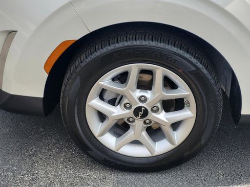 Used 2025 Kia Soul LX w/ LX Technology Package image 8