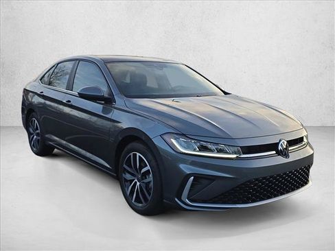 Used 2026 Volkswagen Jetta SE FWD image 9