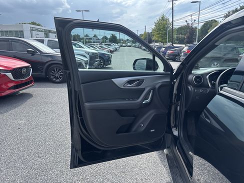 Used 2019 Chevrolet Blazer LT w/ Sound & Technology Package AWD/4WD image 29