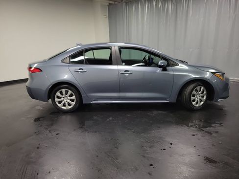 Used 2025 Toyota Corolla LE FWD image 9