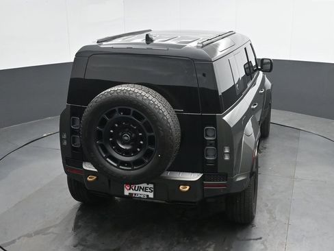 Used 2025 Land Rover Defender 110 AWD/4WD image 32