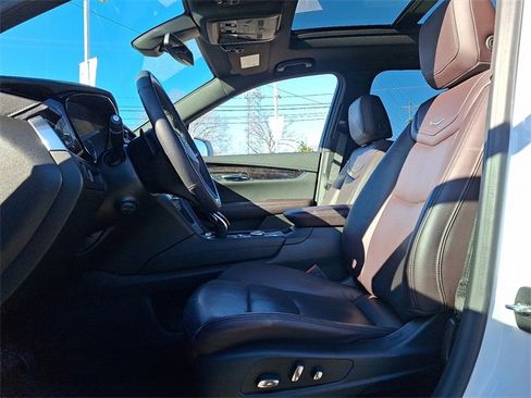 Used 2020 Cadillac XT6 Premium Luxury image 13