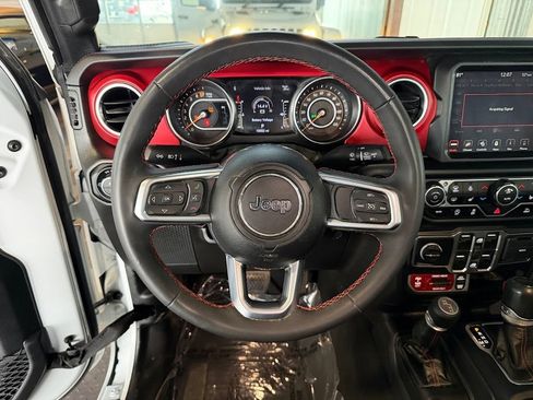 Used 2023 Jeep Gladiator Rubicon w/ Cold Weather Group image 18