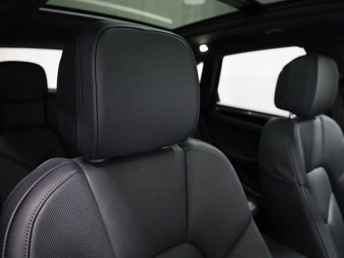 Certified 2025 Porsche Macan image 22