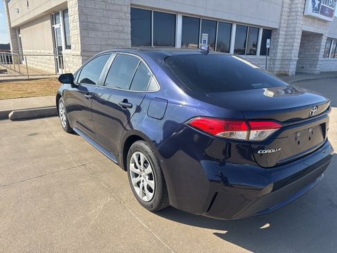 Used 2022 Toyota Corolla LE image 7