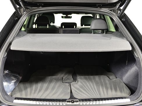 Certified 2025 Audi Q3 2.0T Premium Plus w/ Premium Plus Package image 23