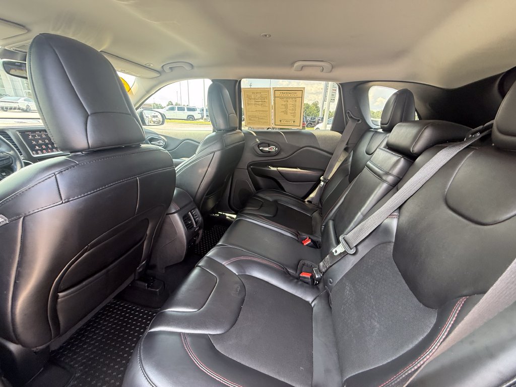 Used 2019 Jeep Cherokee Trailhawk w/ Cold Weather Group AWD/4WD image 22
