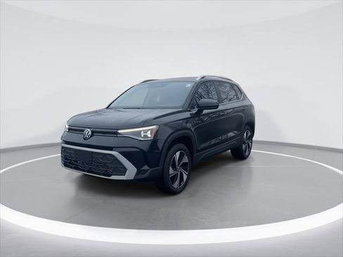 New 2026 Volkswagen Taos SE AWD/4WD image 4