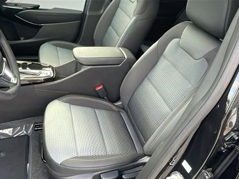 New 2026 Chevrolet Trax LT w/ Driver Confidence Package image 11