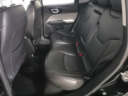 Used 2022 Jeep Compass Limited image 27