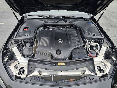 Used 2025 Mercedes-Benz GLC 300 image 26