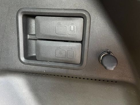 Used 2022 Chevrolet Equinox LT w/ Driver Convenience Package image 30