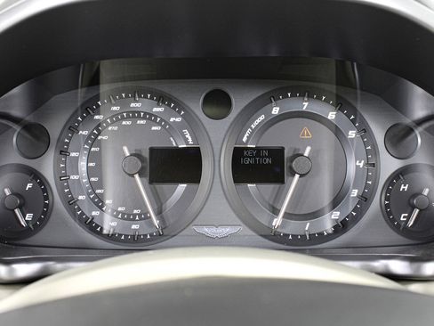 Used 2014 Aston Martin Vanquish Volante RWD image 41