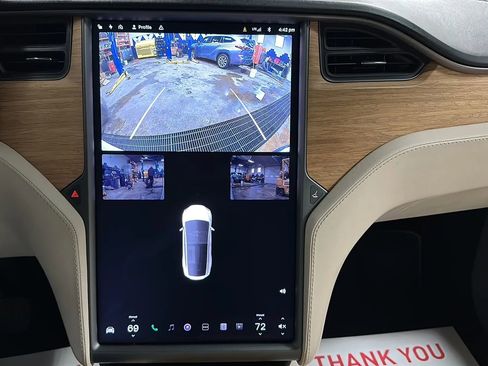 Used 2018 Tesla Model X 75D image 30