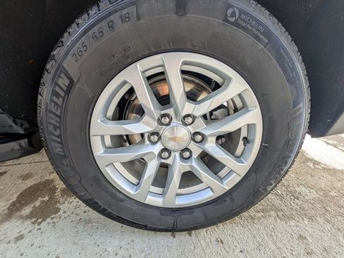 Used 2024 Chevrolet Suburban LT image 44