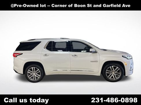 Used 2023 Chevrolet Traverse High Country AWD/4WD image 6