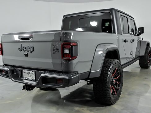 Used 2021 Jeep Gladiator Sport AWD/4WD image 9