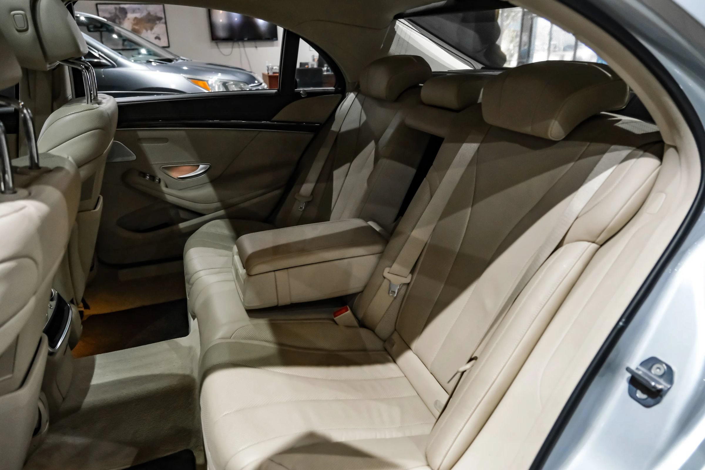 Used 2019 Mercedes-Benz S 450 Sedan image 34
