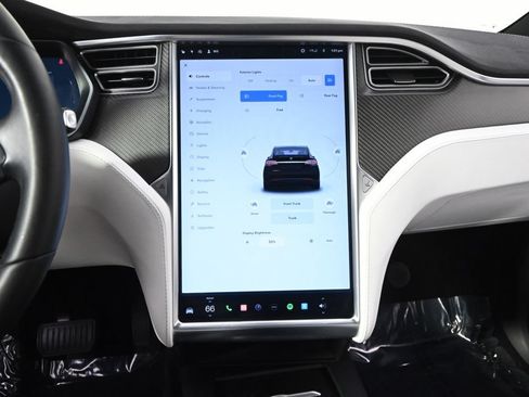 Used 2017 Tesla Model X 90D AWD/4WD image 27