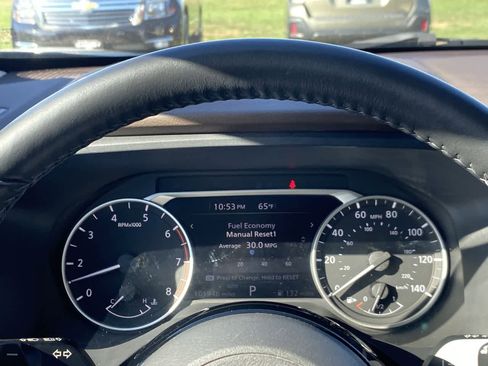 Used 2021 Nissan Rogue SV w/ Premium Package image 30