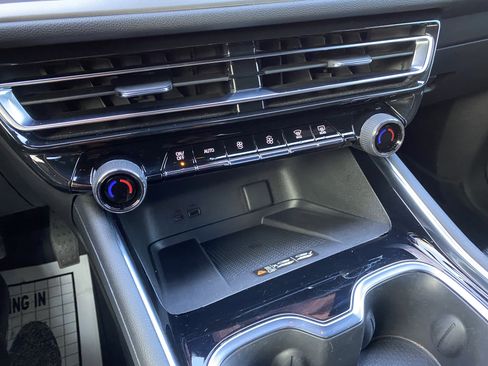 Used 2024 Chevrolet Traverse LT w/ Trailering Package image 29