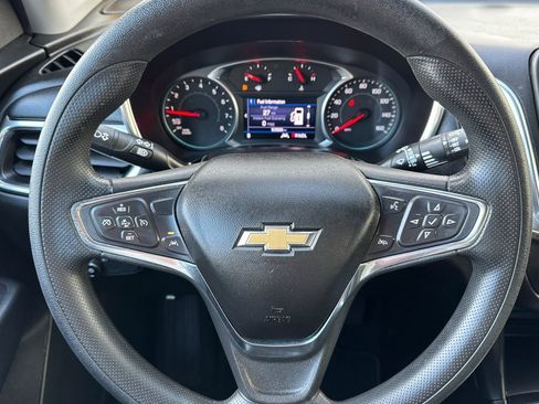 Used 2020 Chevrolet Equinox LT image 28