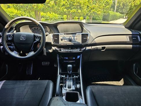 Used 2017 Honda Accord Sport image 13