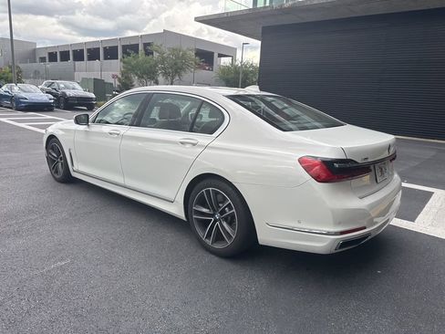 Used 2022 BMW 750i xDrive AWD/4WD image 3