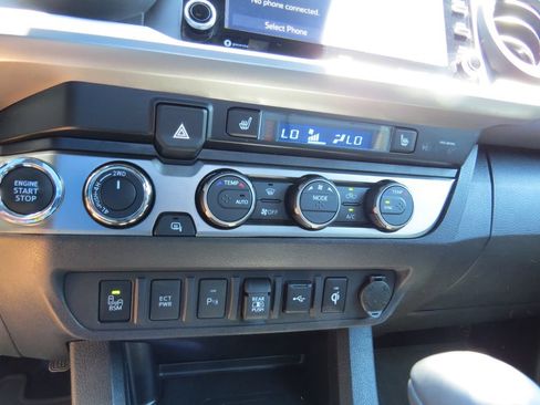 Used 2023 Toyota Tacoma Limited AWD/4WD image 23