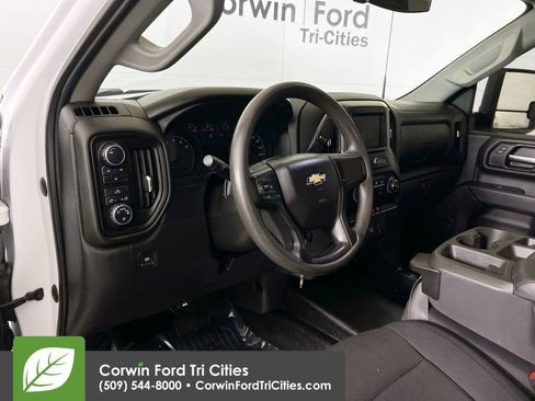 Used 2020 Chevrolet Silverado 2500 W/T w/ WT Convenience Package image 3