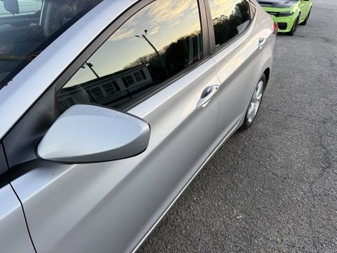 Used 2013 Hyundai Elantra GLS w/ Preferred Pkg image 13