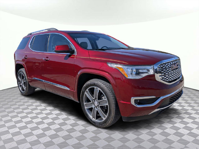 Used 2017 GMC Acadia Denali w/ Technology Package FWD image 2
