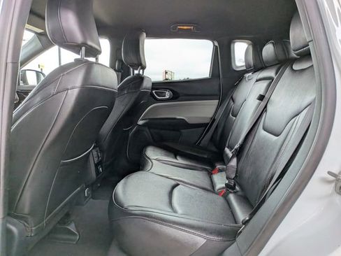 Used 2024 Jeep Compass Limited image 9