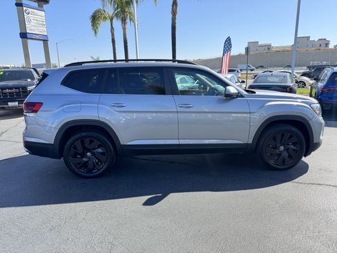 Used 2024 Volkswagen Atlas SE AWD/4WD image 18