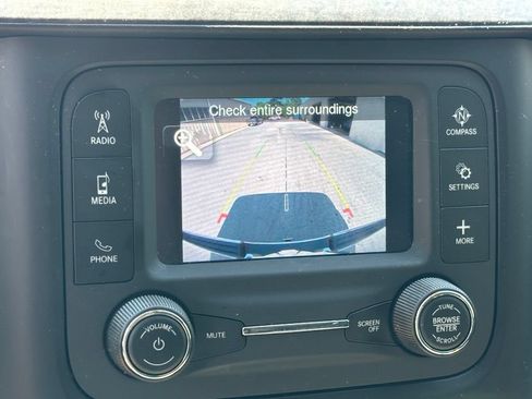 Used 2019 RAM 1500 Big Horn AWD/4WD image 5