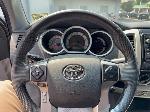 Used 2014 Toyota Tacoma 4x4 Double Cab w/ TRD Off-Road Package image 13