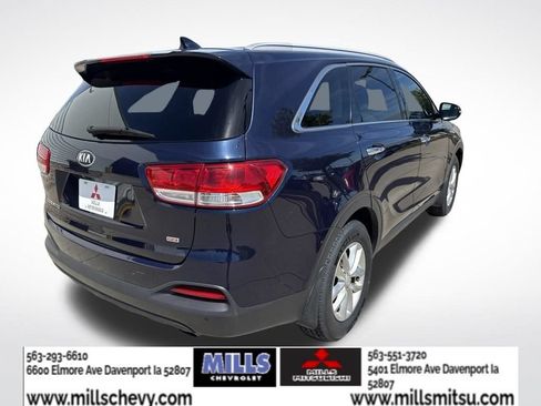 Used 2017 Kia Sorento FWD w/ LX Convenience Package image 5