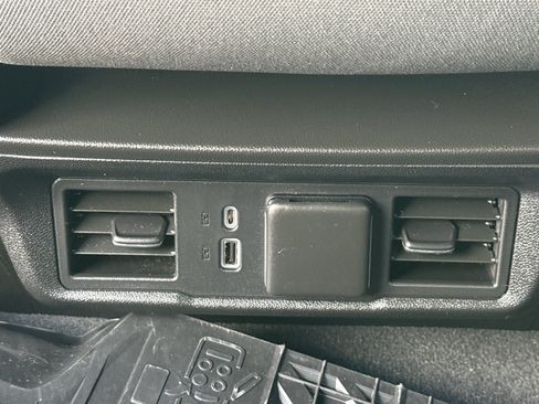 Used 2023 Chevrolet Silverado 1500 LT AWD/4WD image 32